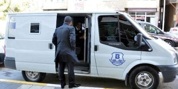 Para nakil aracına silahlı saldırı: 1 yaralı