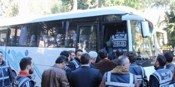 İki polis daha teslim oldu