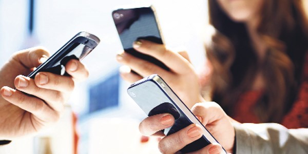 Cep telefonu görüşmelerinde zamlı tarife başladı