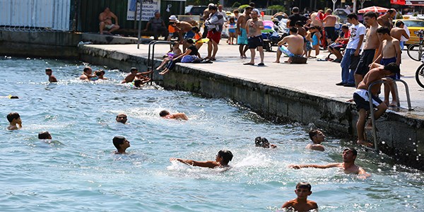 İstanbullular sıcaktan bunaldı