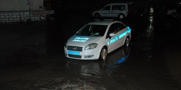 Polis aracına silahlı saldırı