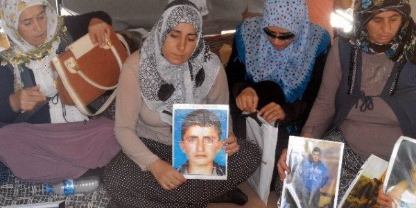 Bir aile daha çocuğuna kavuştu