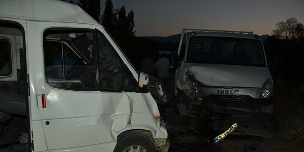 Trafik kazaları hız kesmedi: 1 ölü, 43 yaralı