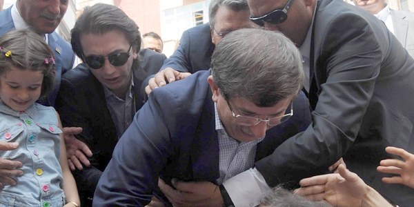 Davutoğlu'na 'Başbakan Ahmet' sloganı