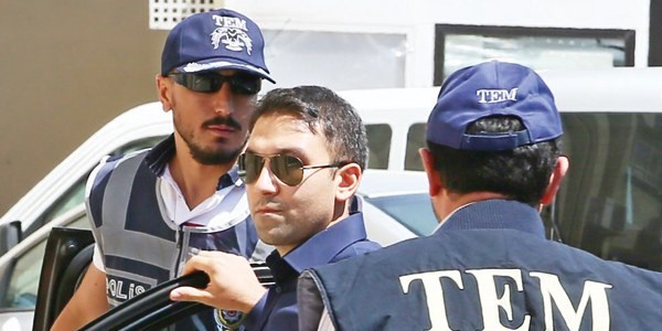 Emniyet'ten iki kritik isme g�zalt�