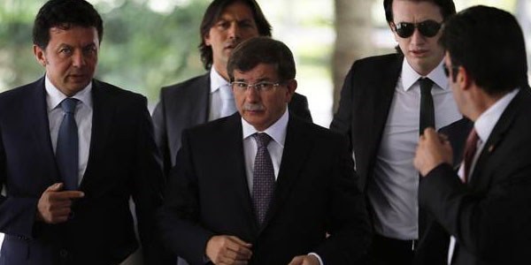 Davutoğlu AK Parti Genel Merkezi'ne gitti