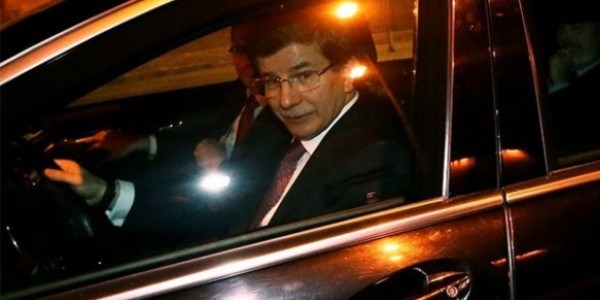 Saat 04:20! Davuto�lu orada