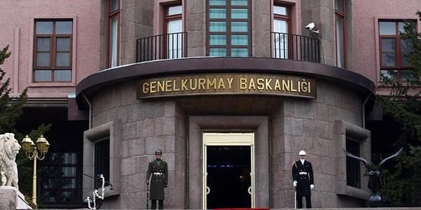 Askeri üsse havanlı saldırı