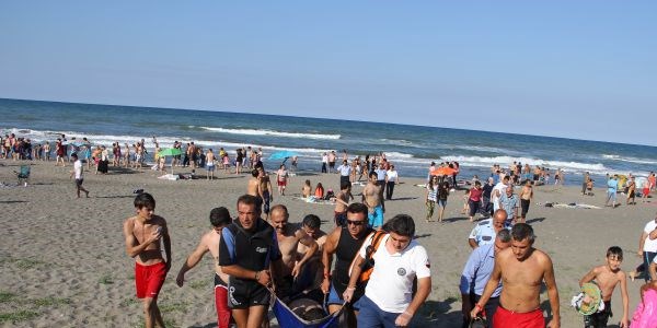 Yurtta 6 ki�i bo�uldu, 23 ki�i son anda kurtar�ld�