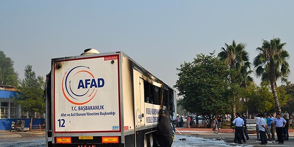 Adana'da AFAD tırı yandı