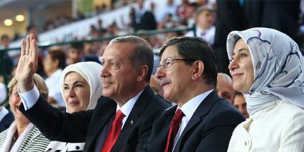 AK Parti'liler Erdoğan'ı gözyaşlarıyla uğurladı