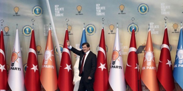 Davuto�lu 1245 delegenin imzas�yla aday