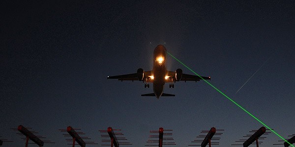Uçaklara lazer tutana 10 bin tl ceza