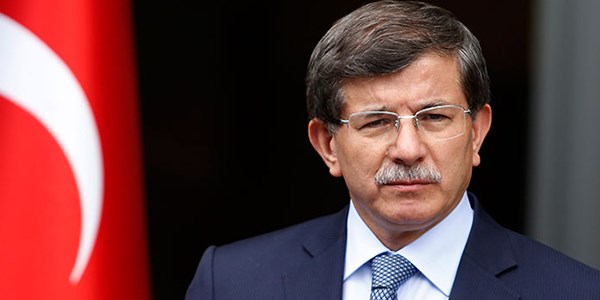 Davutoğlu Meclis'te ilk Bahçeli'nin elini sıktı