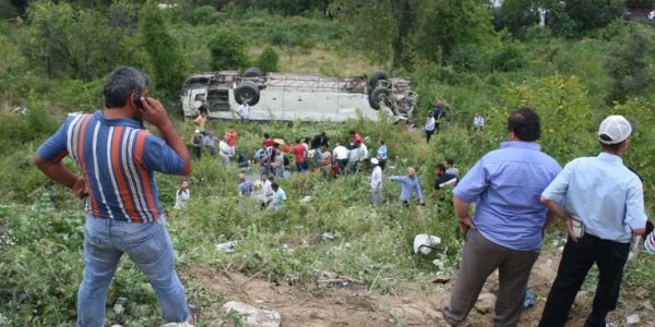 Uludağ yolunda facia: 4 ölü, 24 yaralı