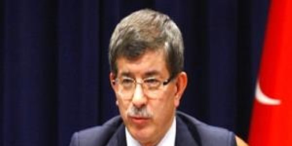 Davutoğlu'ndan vekillere 'Ankara'da kalın' mesajı