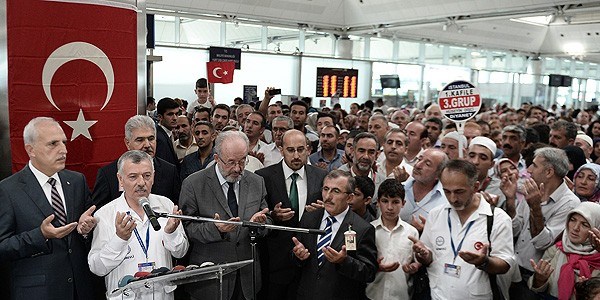 Atatürk Havalimanı'nda ilk hac kafilesine uğurlama