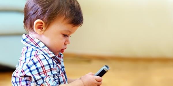 Cep telefonu 'çocuk oyuncağı' değil
