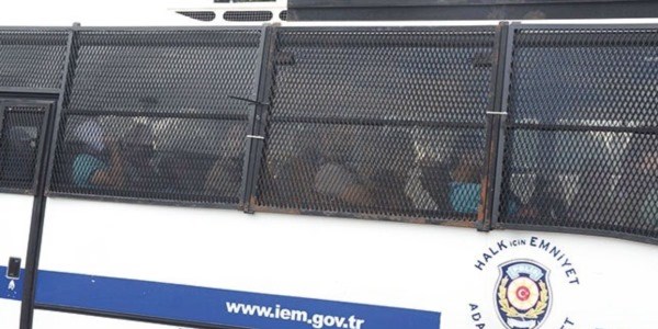 Tapeleri eve g�t�rm��ler