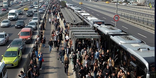 Bazı metrobüs seferleri iptal edildi