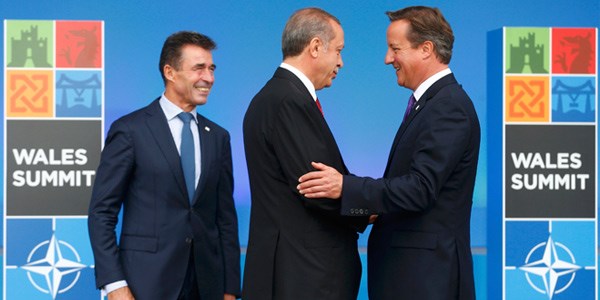 Erdoğan'ı Rasmussen ve Cameron karşıladı