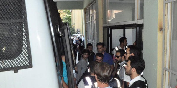 3 polis daha tutuklandı
