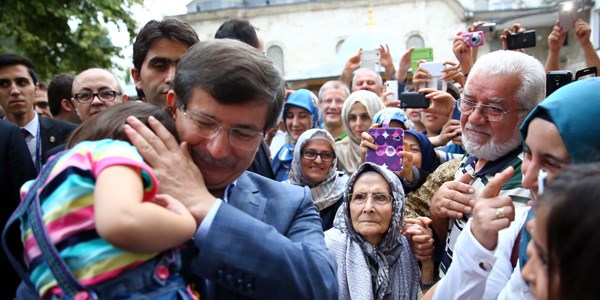 Davuto�lu'ndan erken saatte s�rpriz toplant�