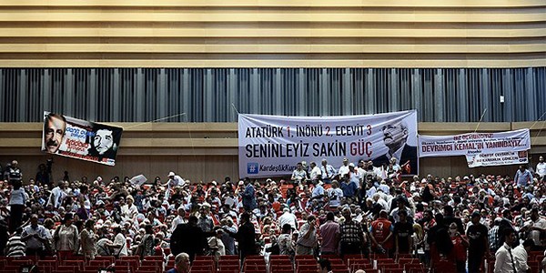 CHP 18. Ola�an�st� Kurultay'� ba�lad�