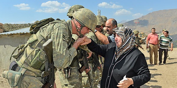 Şehit annesi: Artık analar ağlamasın