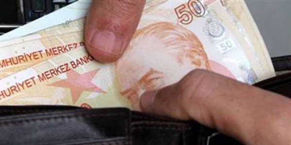 Yoksulluk sınırı bin 996 lira