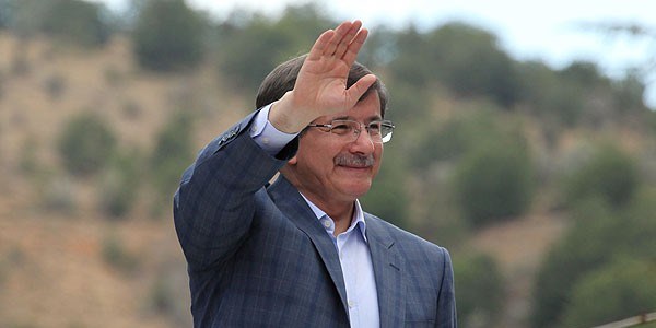 Davutoğlu: Milletimizin istiklali bizim şerefimizdir