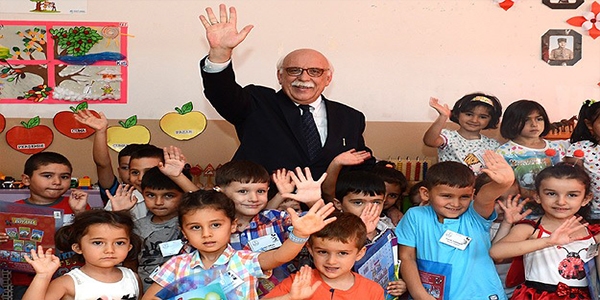 Okul öncesi için ilk kez kitap dağıtıldı