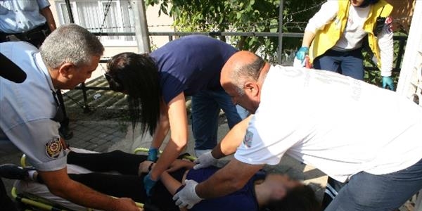 Liseli kızların alkol partisi hastanede bitti!