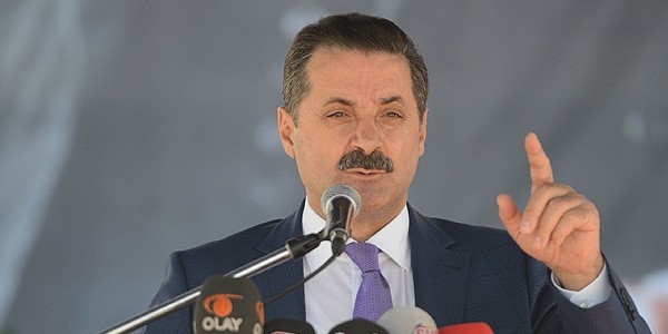 Bakan Çelik inşaat mühürletti