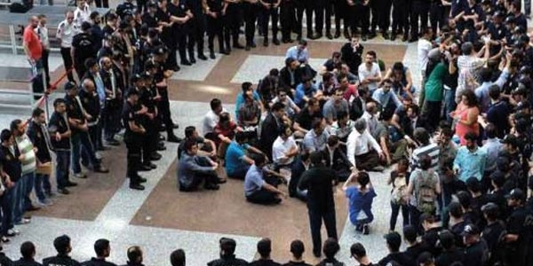 242 polis görevden uzaklaştırıldı