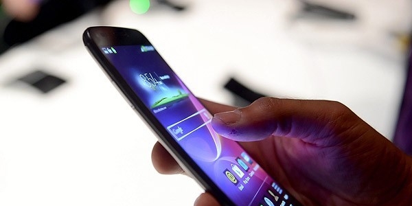 Cep telefonlar� g�ne� enerjisiyle �al��acak