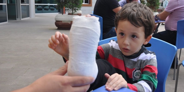 Üzerine kalorifer peteği düşen öğrenci yaralandı!