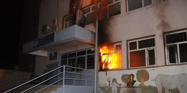 Şırnak'ta 3 okula saldırı