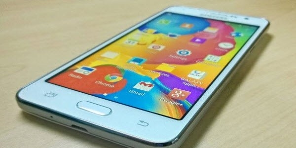 Samsung'dan selfie canavarı telefon
