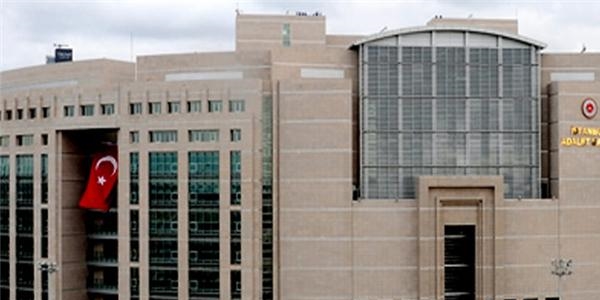 İstanbul Adliyesi'nde mehteranlı eylem