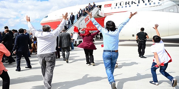 Rehinelerin yakınları çığlık çığlığa koştu