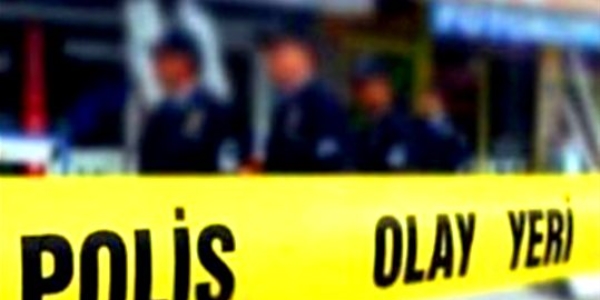 Okulun demir kap�s�n�n alt�nda kalan ��renci yaraland�