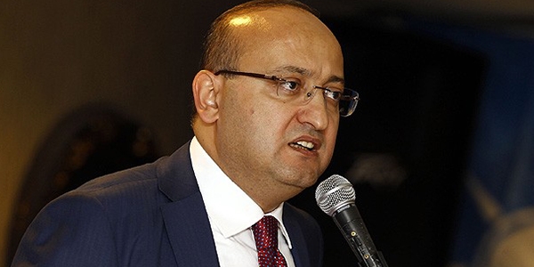 Akdoğan: Teröre karşı baskı yapan Türkiye'dir
