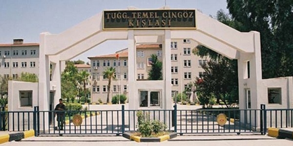 Komutanlıkta 14 el silah sesi