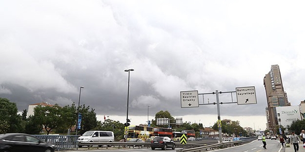 İstanbul'dan 'Kestane Karası Fırtınası' geçti