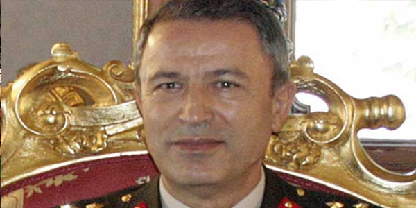 Kara Kuvvetleri Komutanı sınırda