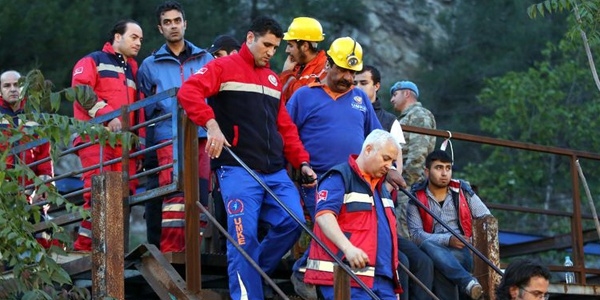 Maden i��ileri bankalar� protesto etti