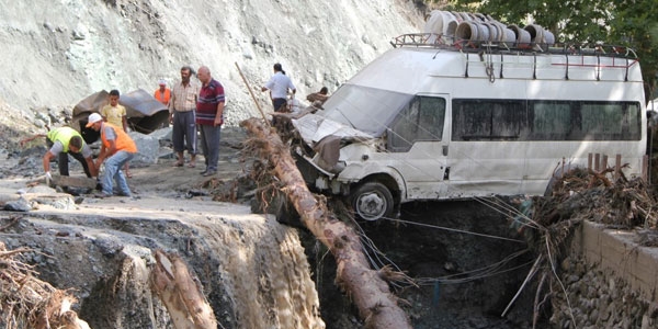 Hatay'daki sel felaketinde 4 kiinin cesedi bulundu