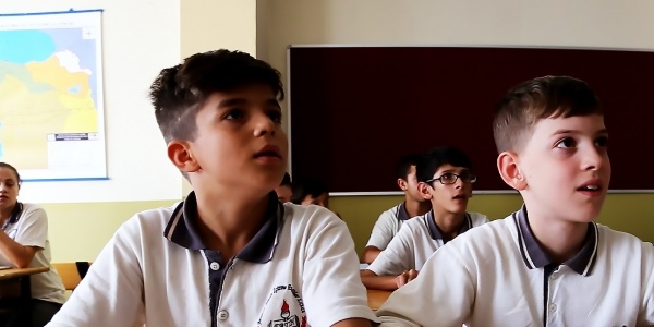 Bu sese kulak verin