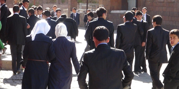 Liselerde ba��rt�s�... �ocuk Devlete de�il aileye aittir